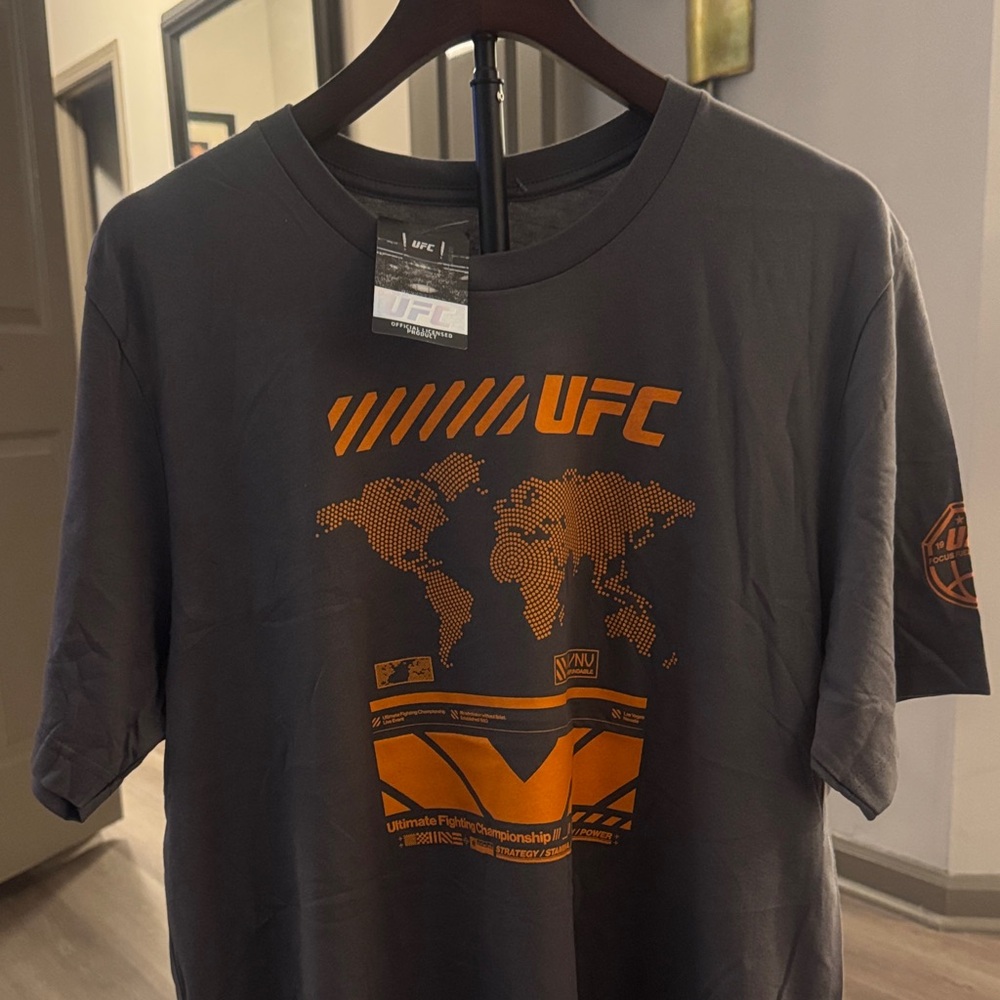 🔥UFC Short Sleeve Crewneck T-Shirt in Charcoal with Orange Graphic🔥BRAND NEW❣️